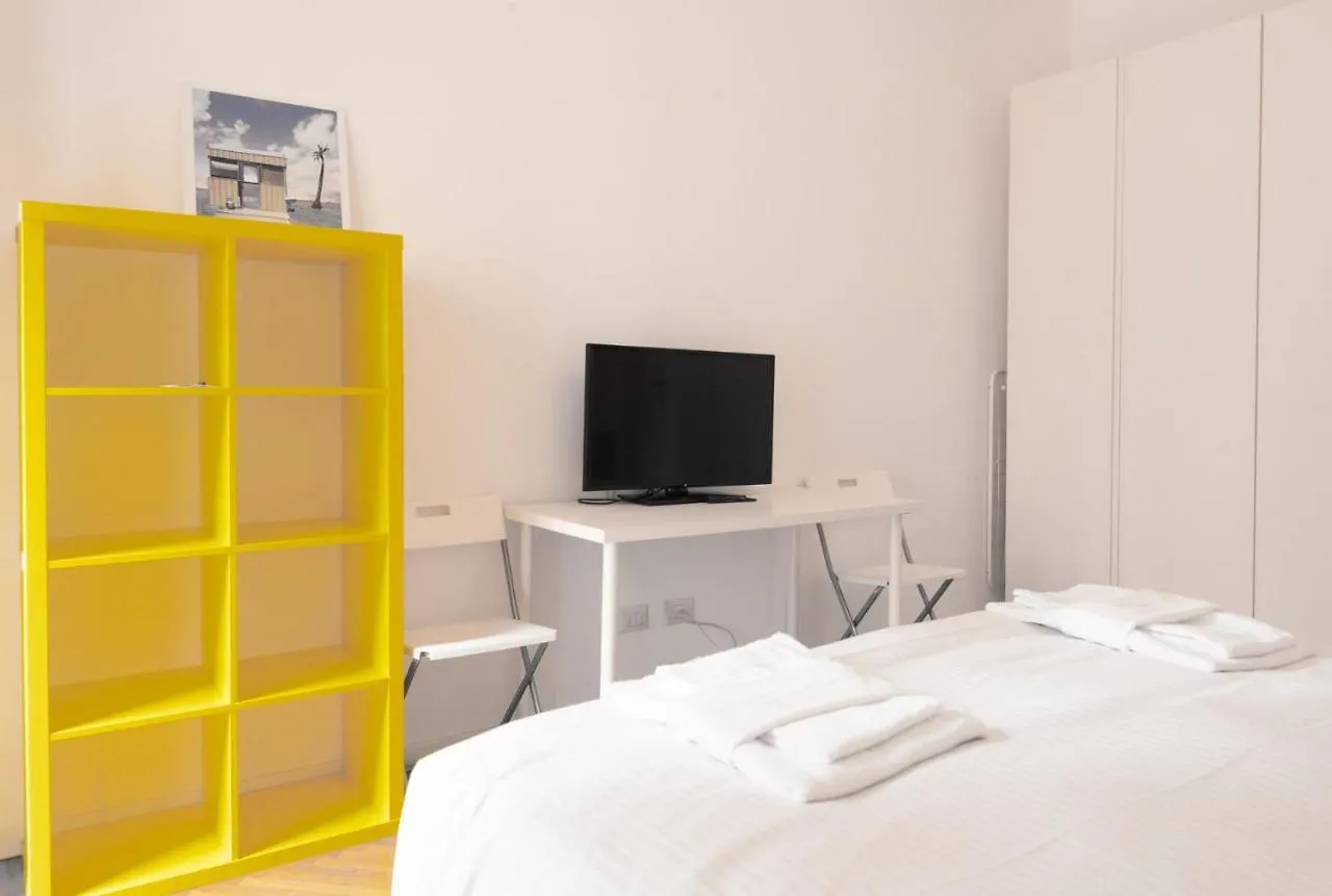 Bnbutler - Casa Lario - Isola District Milan 0*,