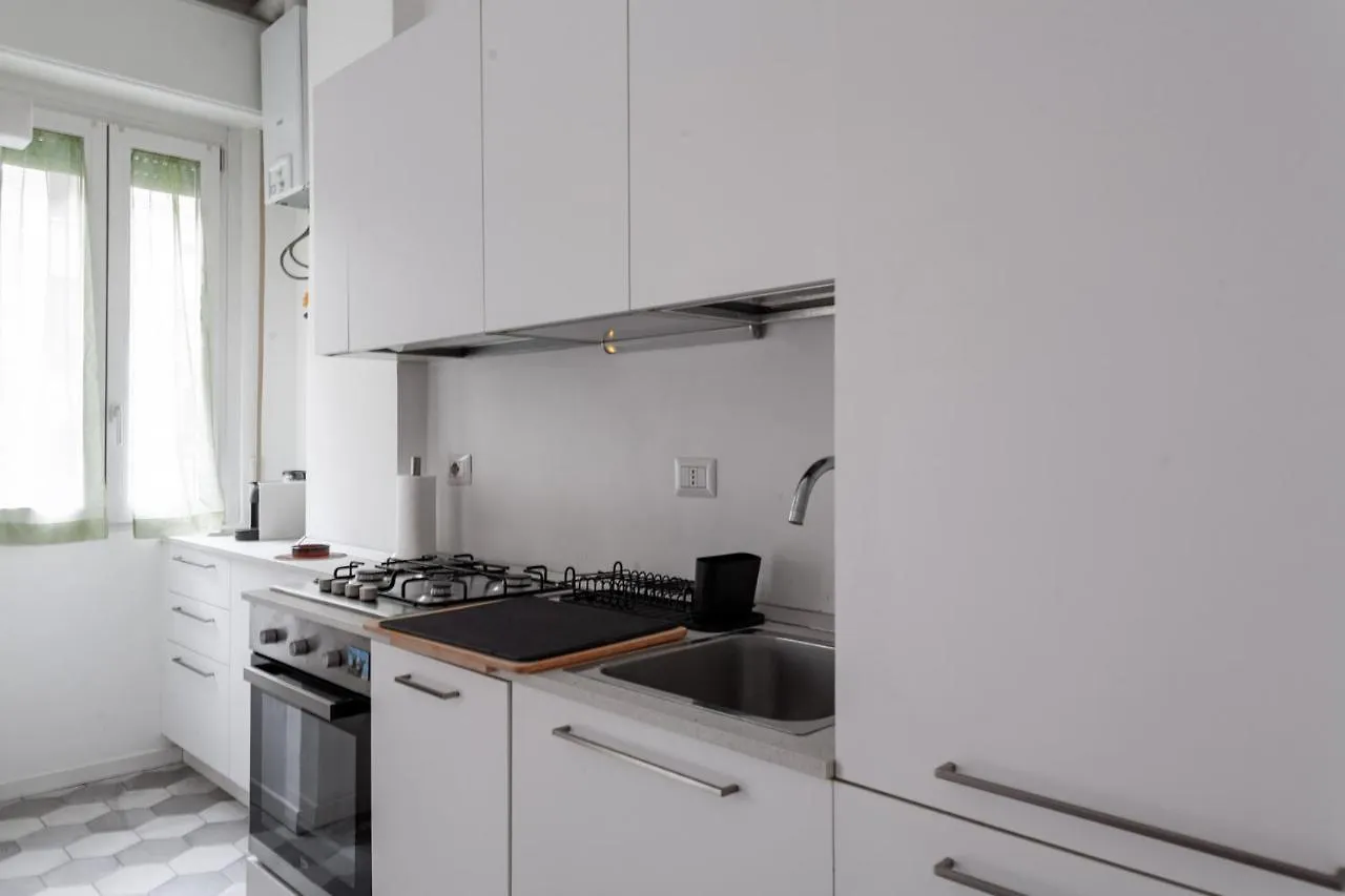 Bnbutler - Casa Lario - Isola District Milan Apartment