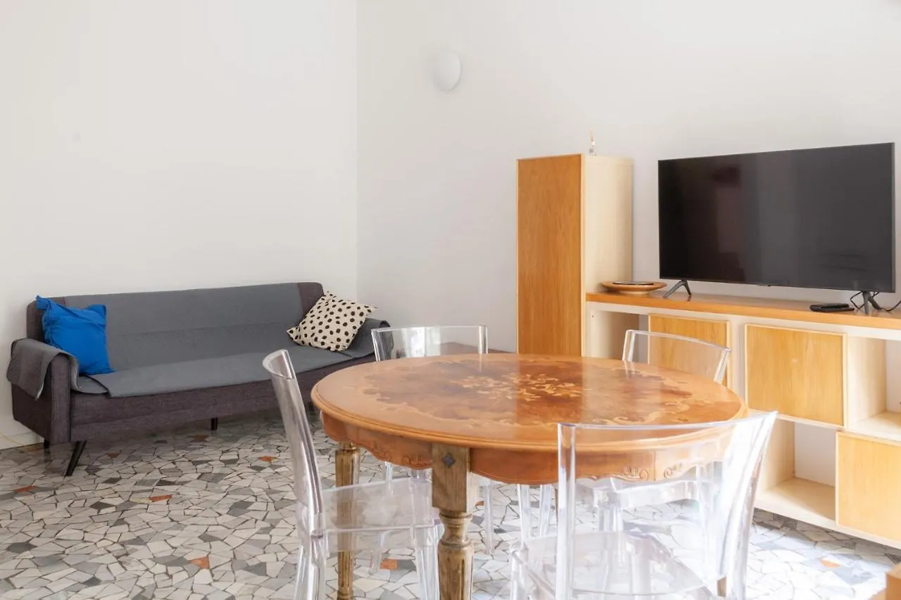 Bnbutler - Casa Lario - Isola District Milan